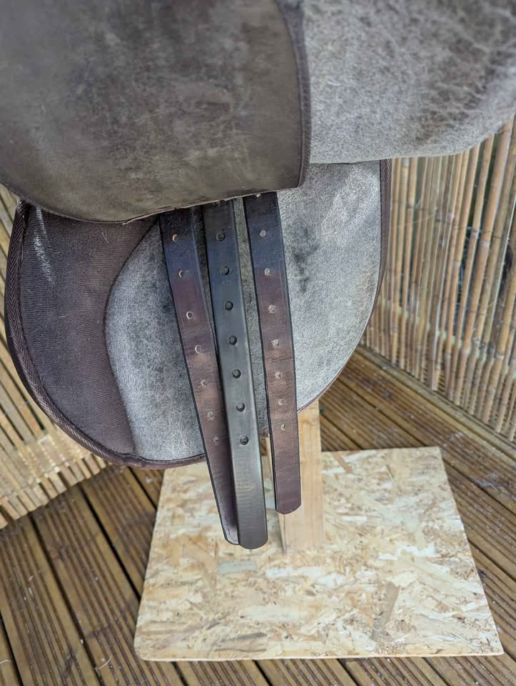 17.5" Brown Wintec Saddle