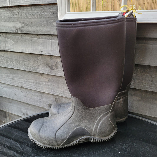 Shires Yard/ Muck Boots (UK Size 8)