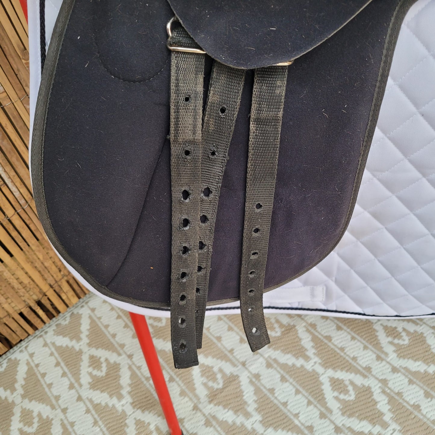 Maxam 17" Wide Saddle