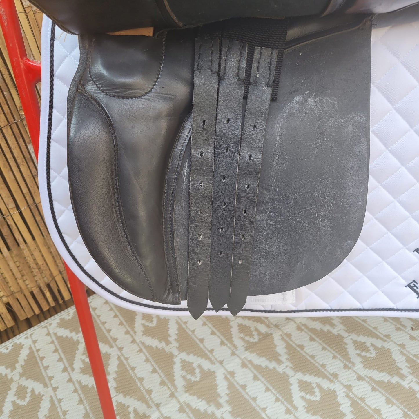 17" Black Wide/ Extra Wide Saddle