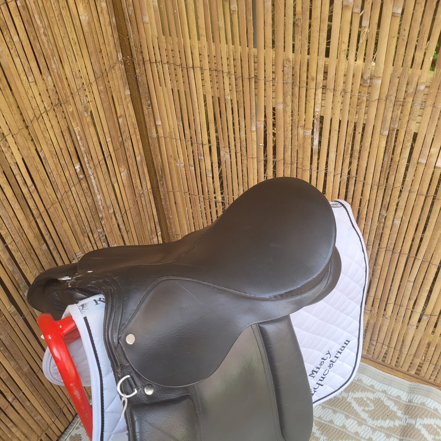 17" Black Wide/ Extra Wide Saddle