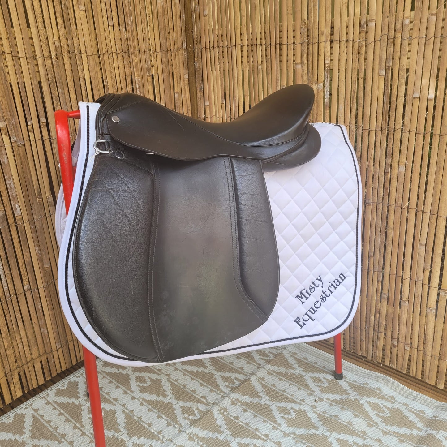 17" Black Wide/ Extra Wide Saddle