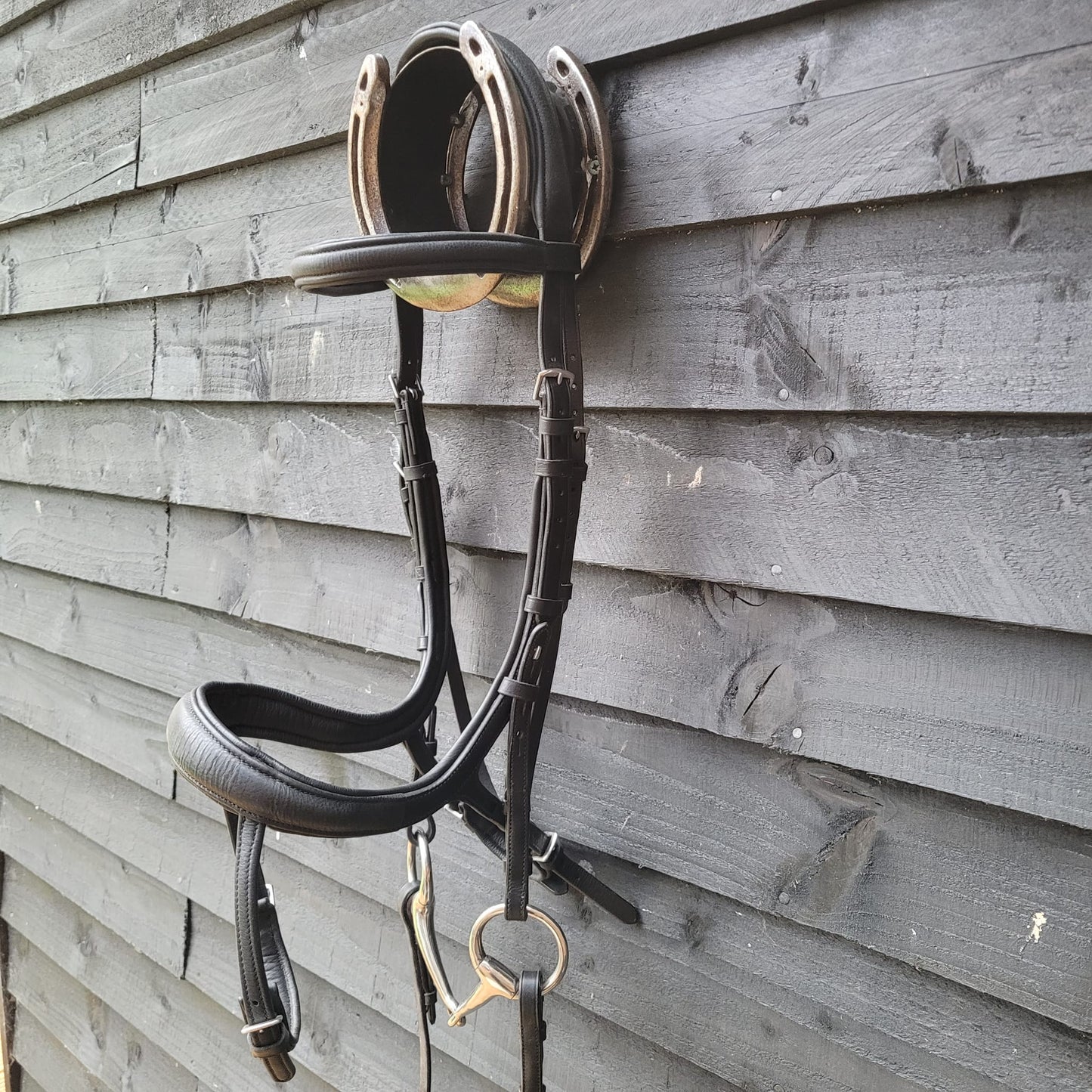 Shires Aviemore Black Ergonomic Bridle (Size Full) Complete with Bit and Reins