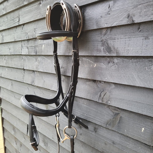 Shires Aviemore Black Ergonomic Bridle (Size Full) Complete with Bit and Reins