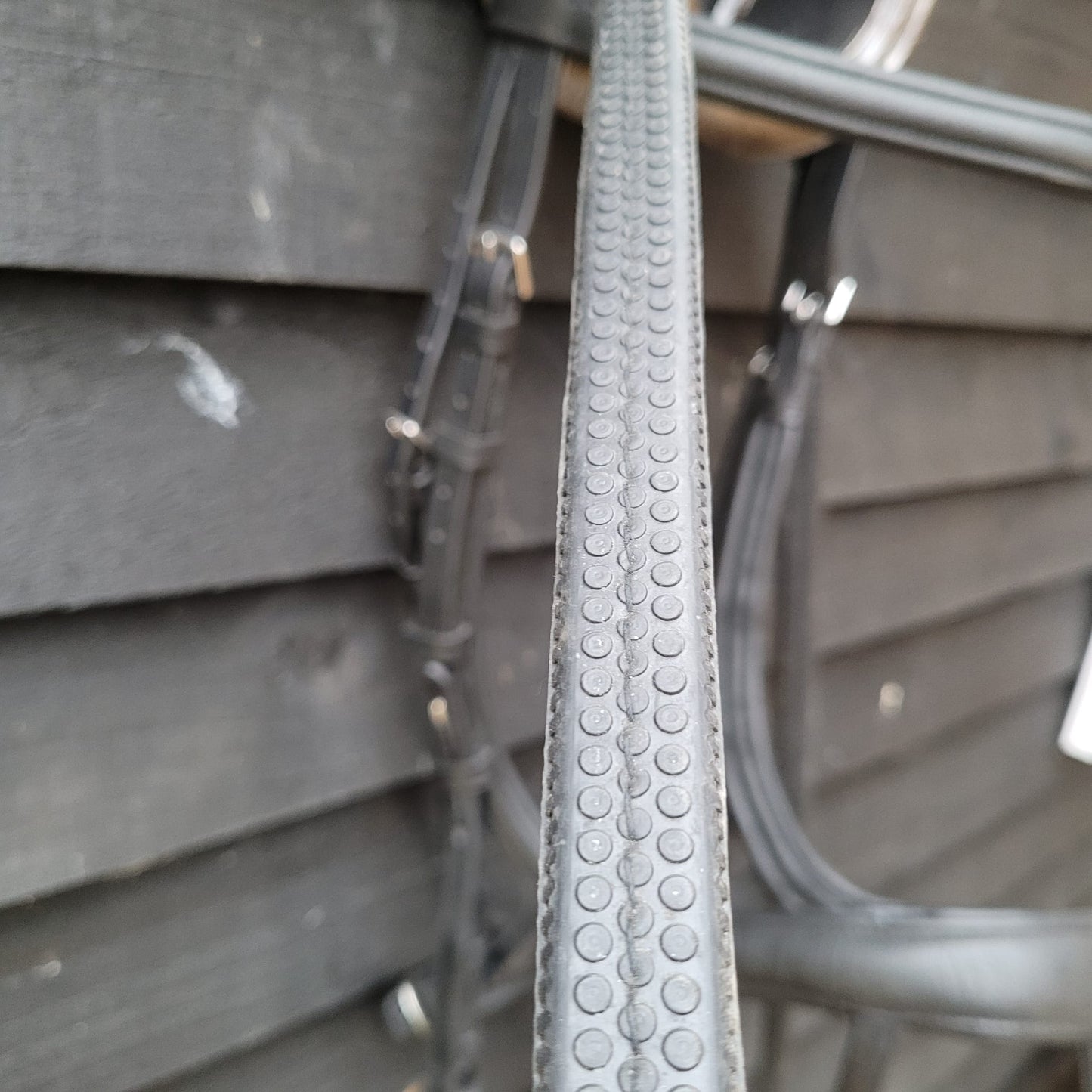 Shires Aviemore Black Ergonomic Bridle (Size Full) Complete with Bit and Reins