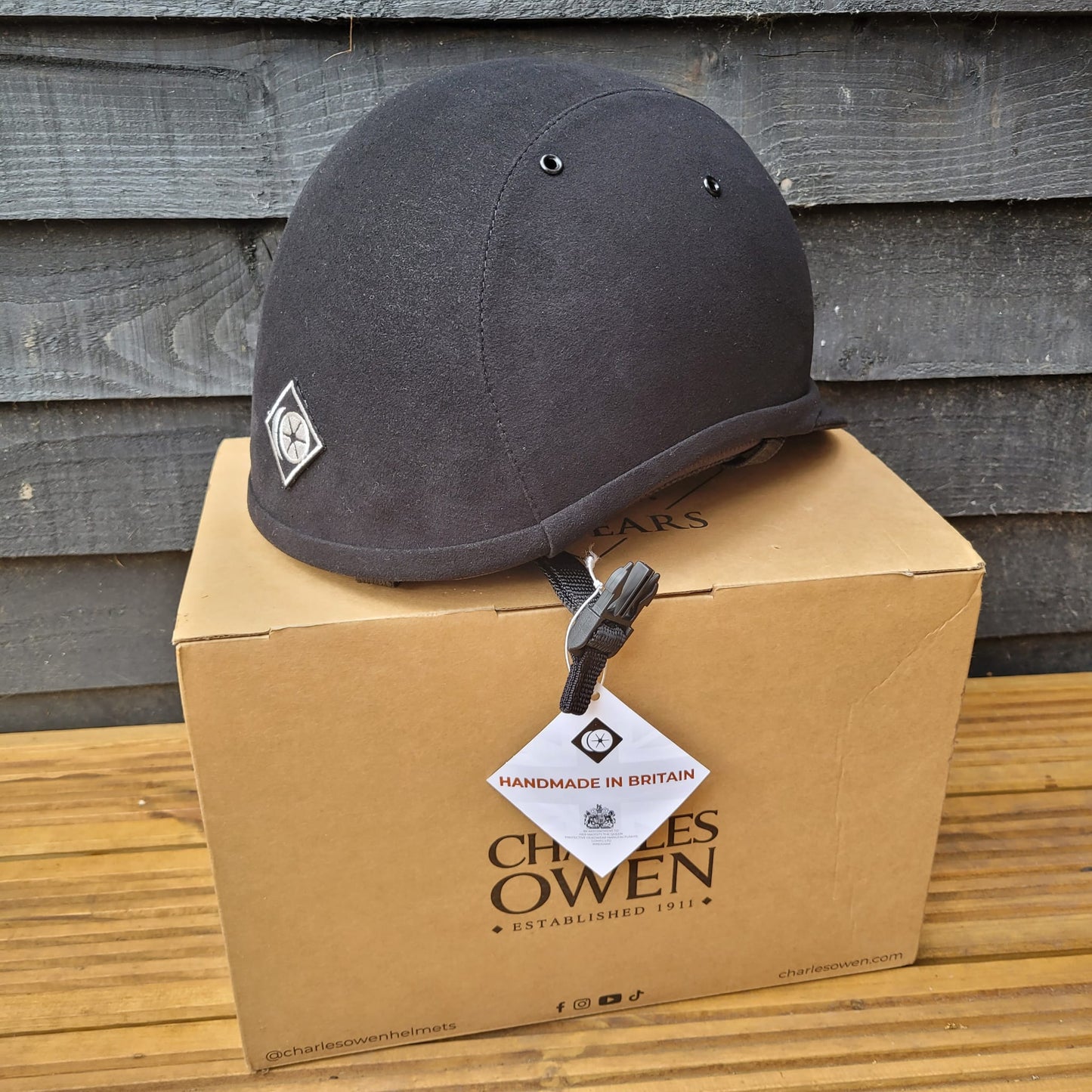 NEW Charles Owen YR8 Black Riding Hat Size 7/ 57cm