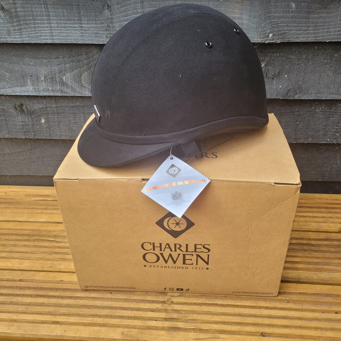 NEW Charles Owen YR8 Black Riding Hat Size 7/ 57cm